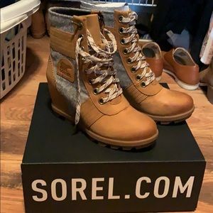 NWT Sorel Lexie Boots